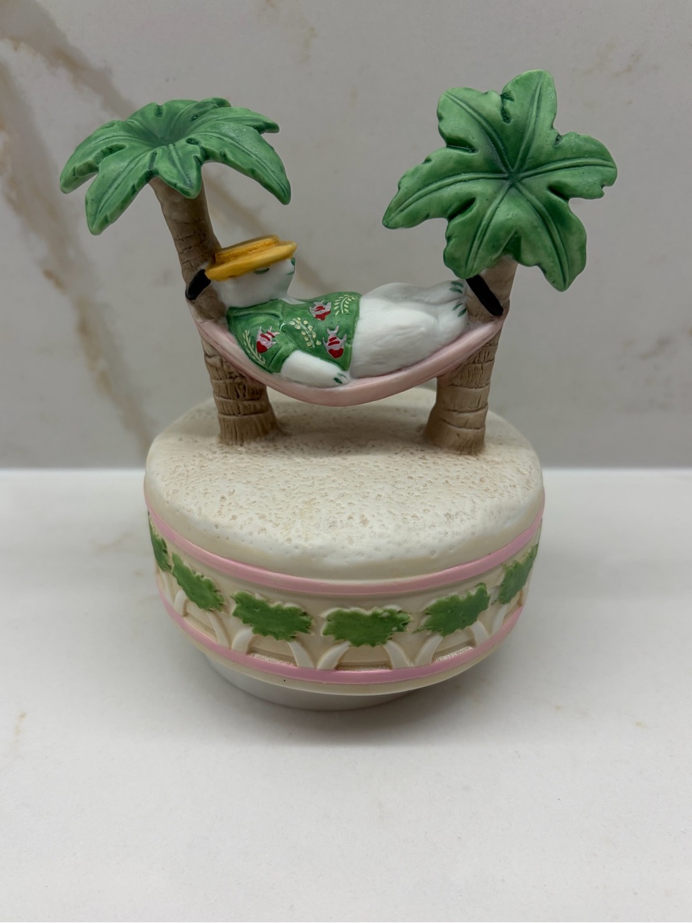 Vintage Schmid Share a Hug Bahama Bear Music Box In the Good Old Summertime